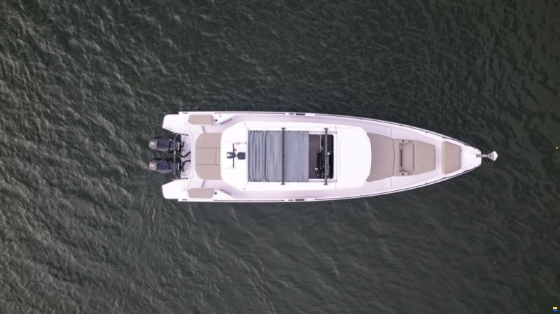 Axopar 37 XC Cross Cabin