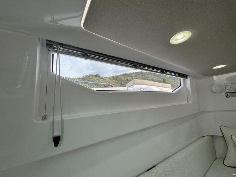 Axopar 37 XC Cross Cabin