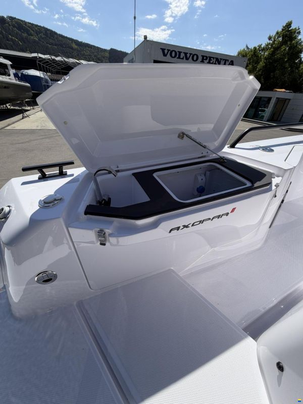 Axopar 37 Cross Cabin