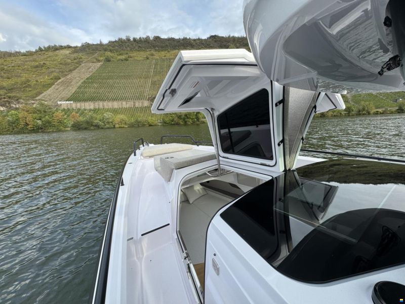 Axopar 37 XC Cross Cabin