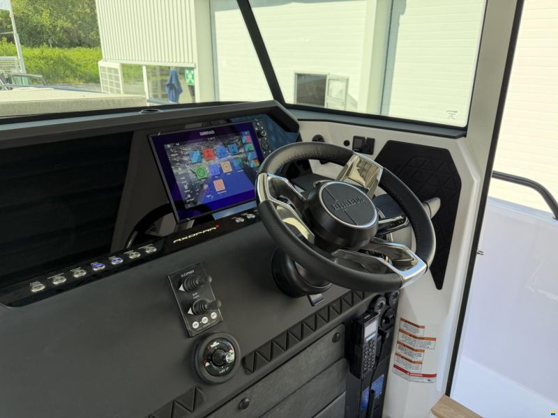 Axopar 37 Cross Cabin