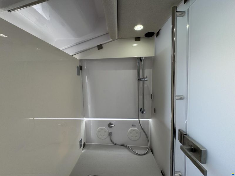 Axopar 37 XC Cross Cabin