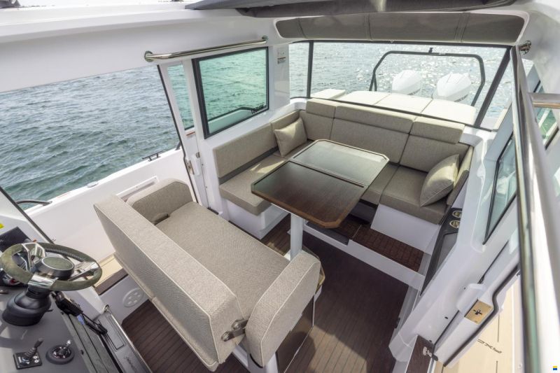 Axopar 37 Cross Cabin