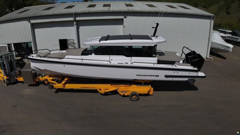 Axopar 37 Cross Cabin
