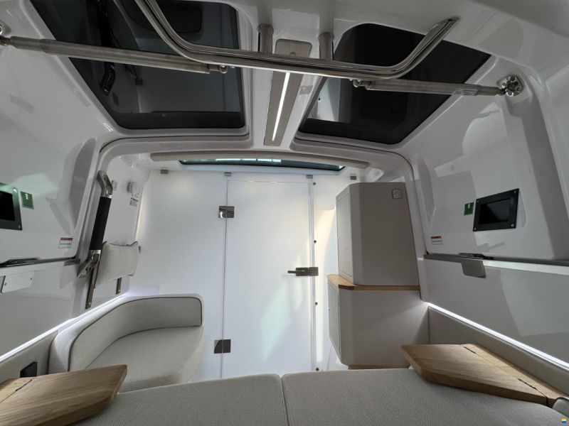 Axopar 37 XC Cross Cabin