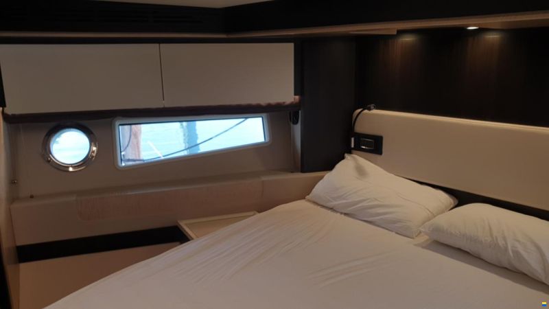 Azimut 66