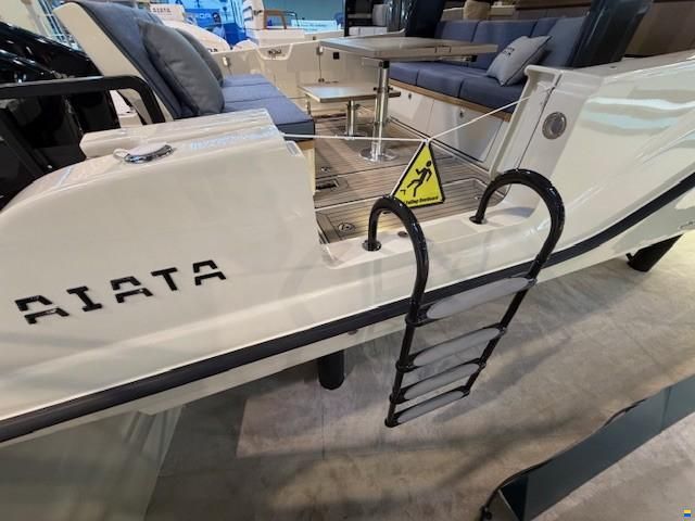 Aiata Sunfinder 38