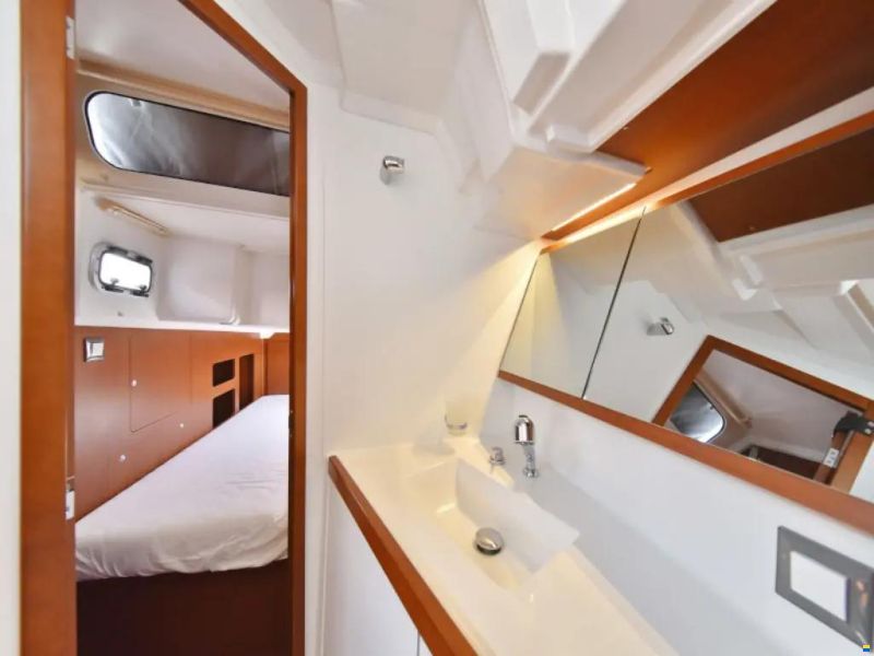 Beneteau Oceanis 46.1