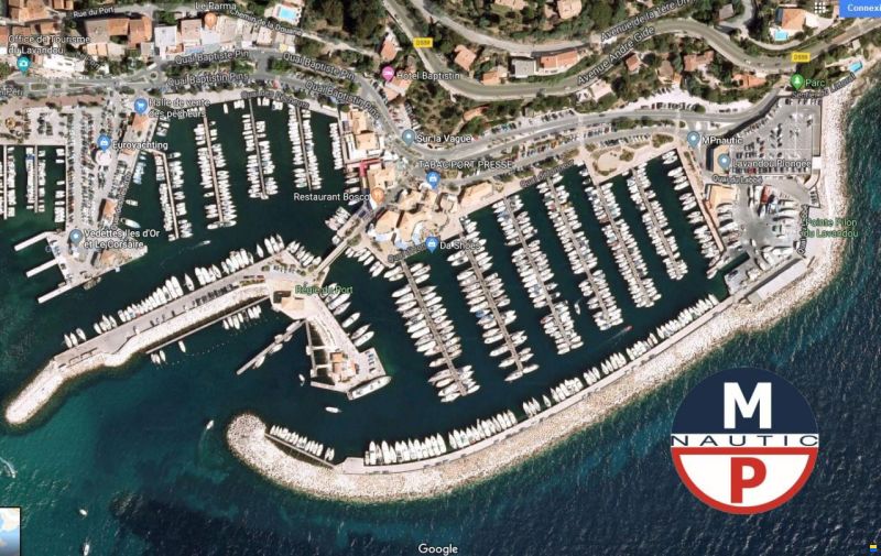 Place de port 8.50m par 2.75m au Lavando