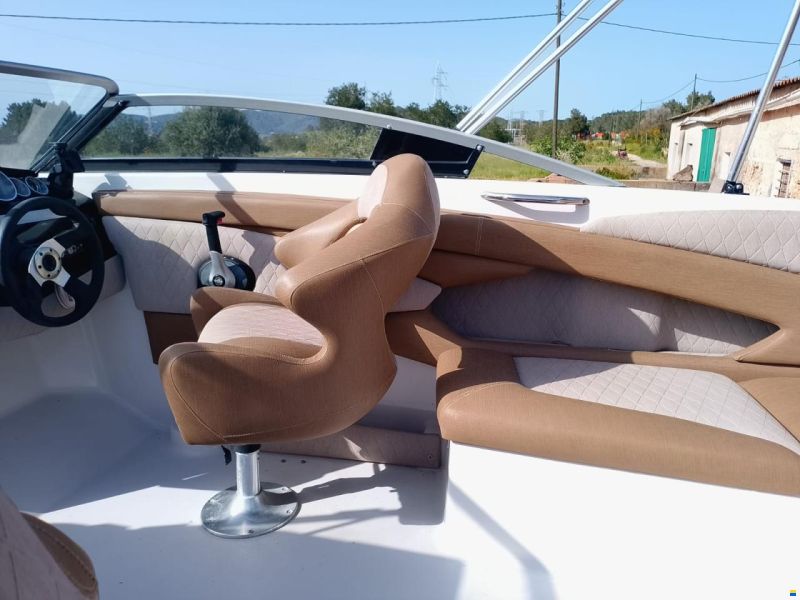 Glastron GT245