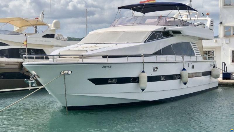 Elegance 70 Flybridge