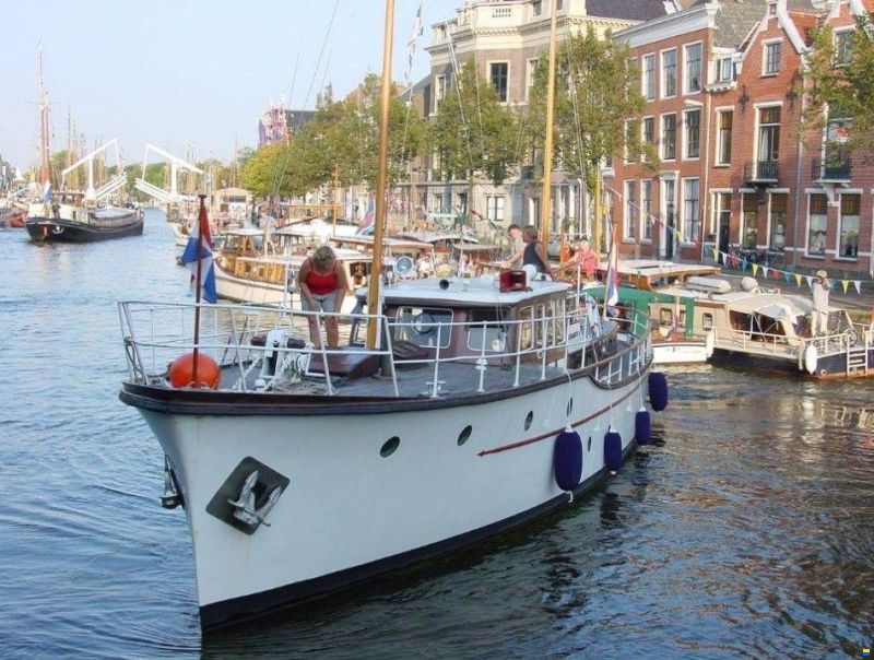 De Vries Lentsch Bakdeksalonkruiser 18.0