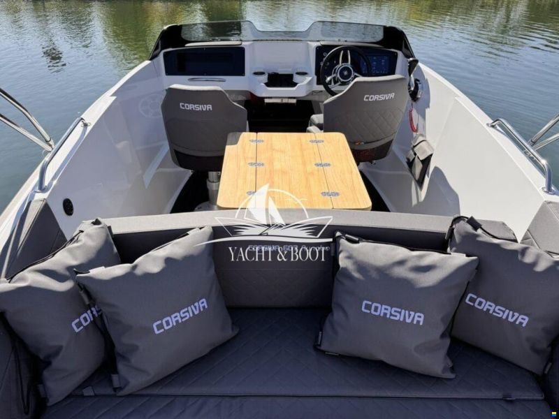 Corsiva 607 Runabout