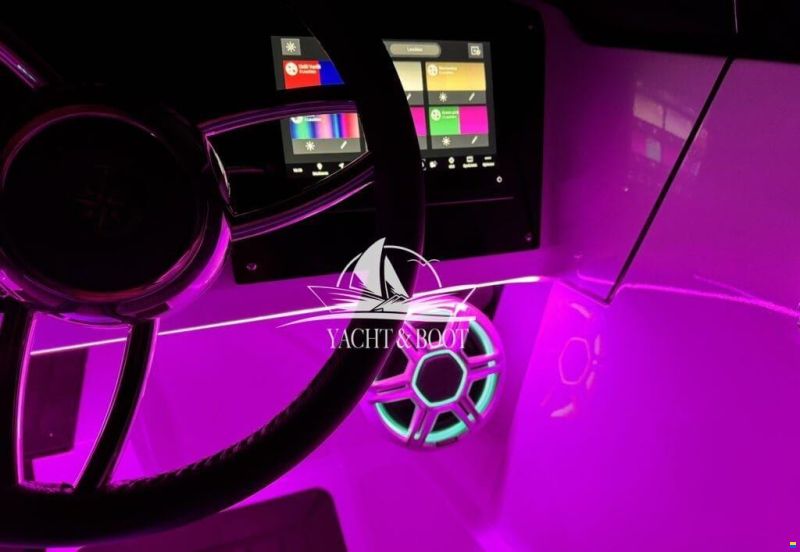 Corsiva 607 Runabout