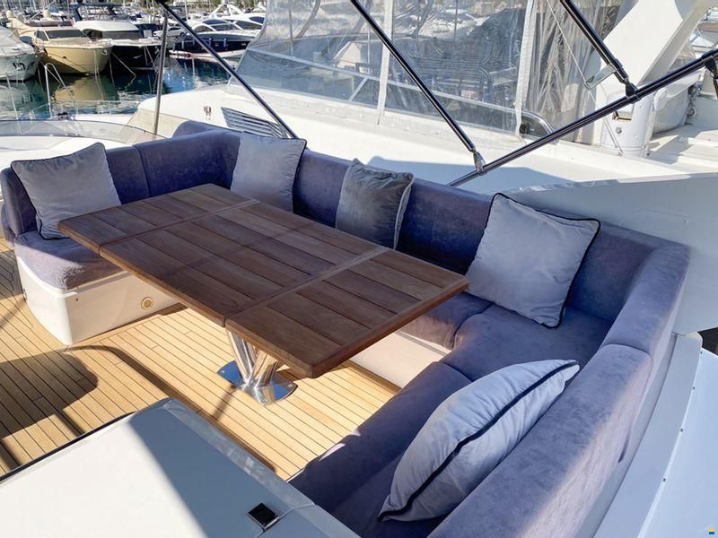 Sunseeker 68 Sport Yacht