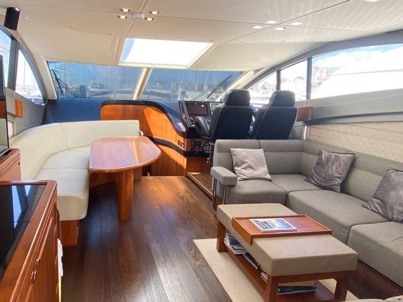Sunseeker 68 Sport Yacht