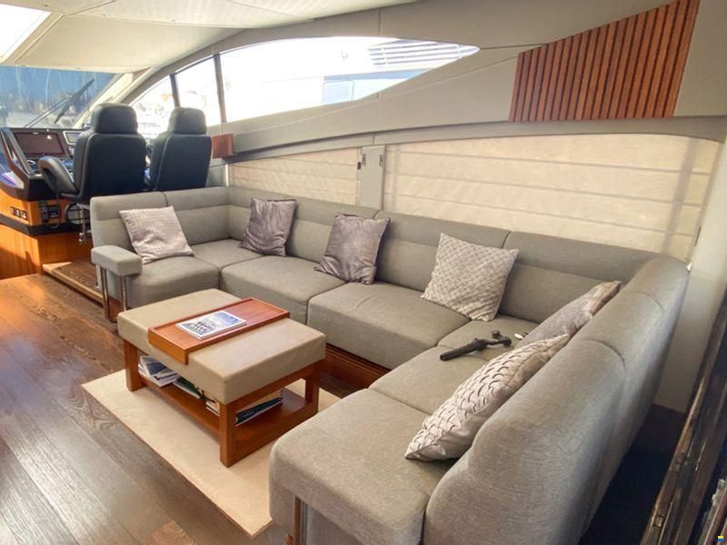 Sunseeker 68 Sport Yacht