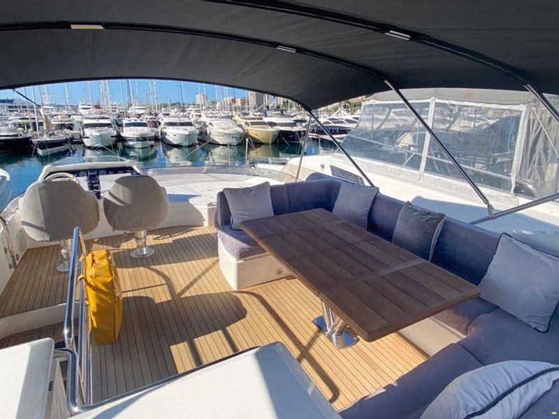 Sunseeker 68 Sport Yacht