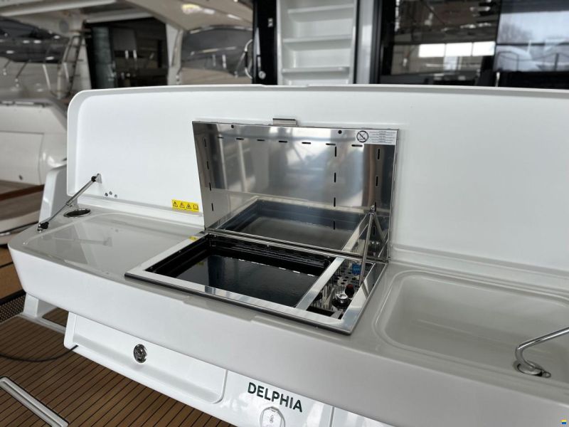 Delphia 11 FlyLounge