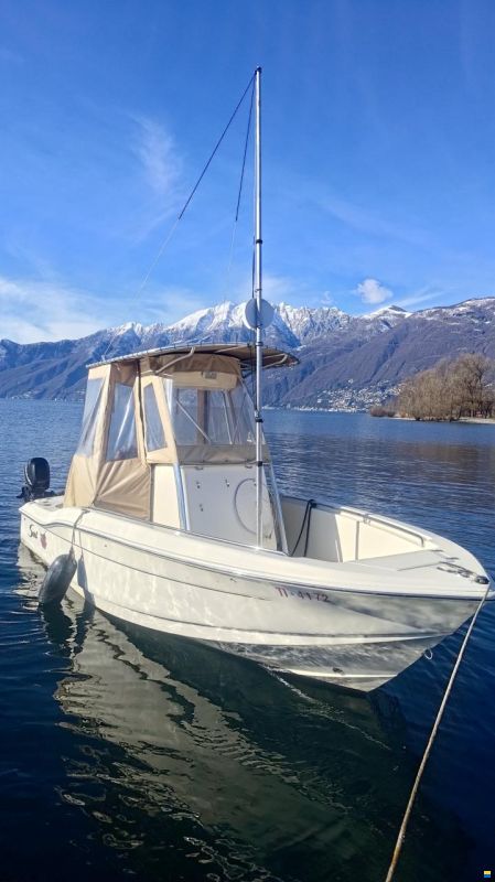 Scout Boats Sportfish 205