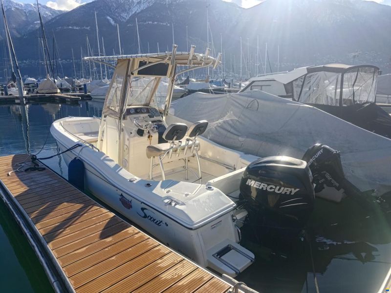 Scout Boats Sportfish 205