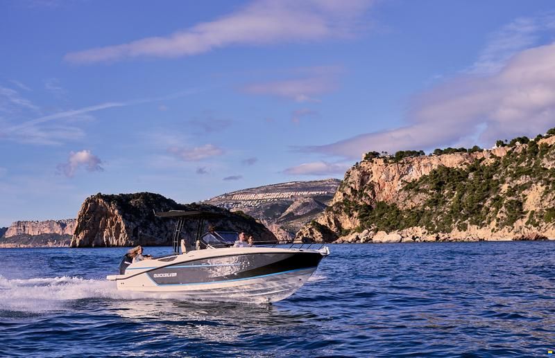 Quicksilver ACTIV 805 Open