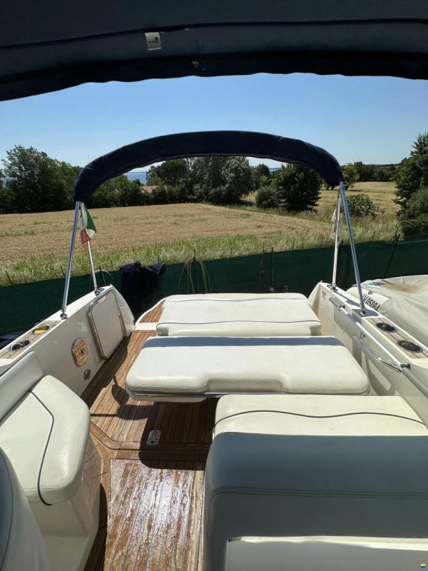 Sea Ray 255 Sundancer