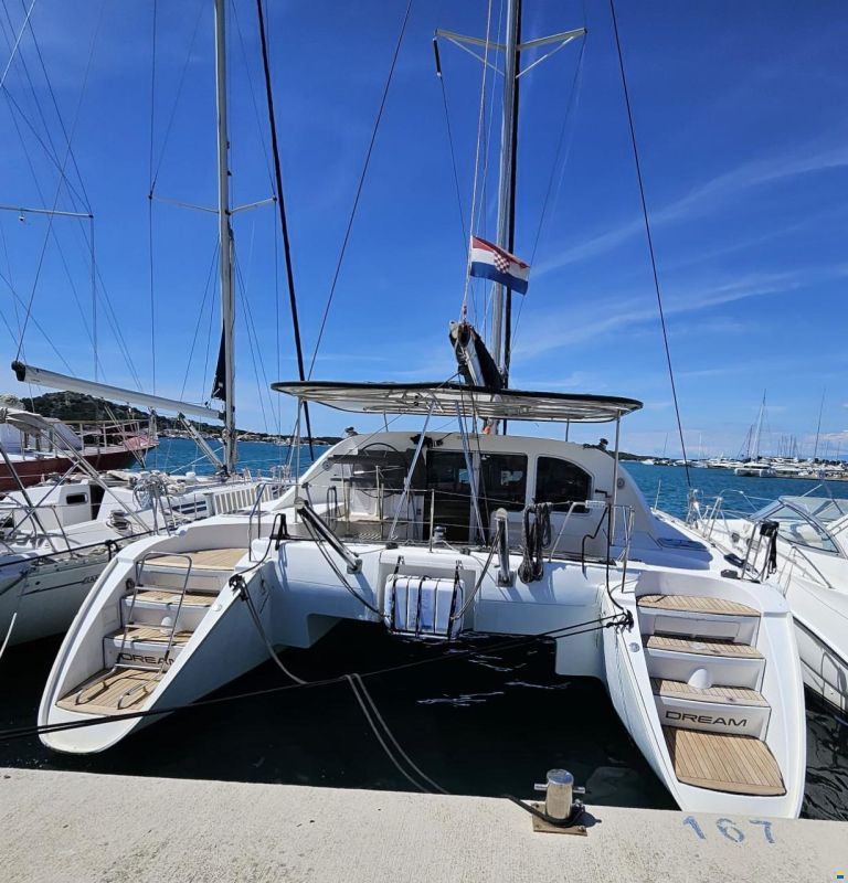 Lagoon 410 S2