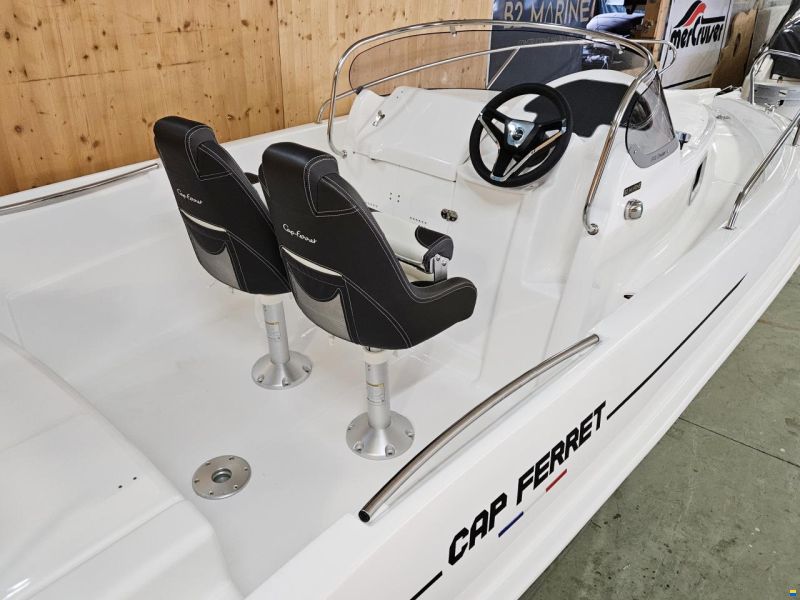 B2 Marine Cap Ferret 572 Cruiser