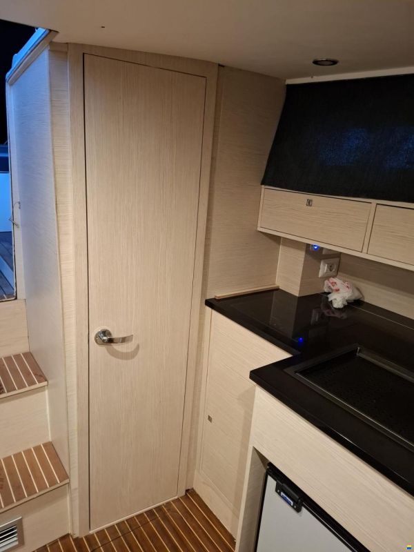 Sealine 328