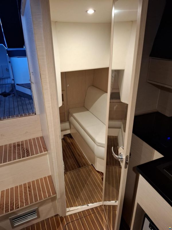 Sealine 328