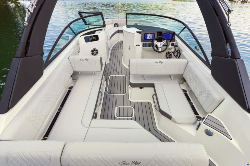 Sea Ray SDX250E OUTBOARD & Trailer (NE