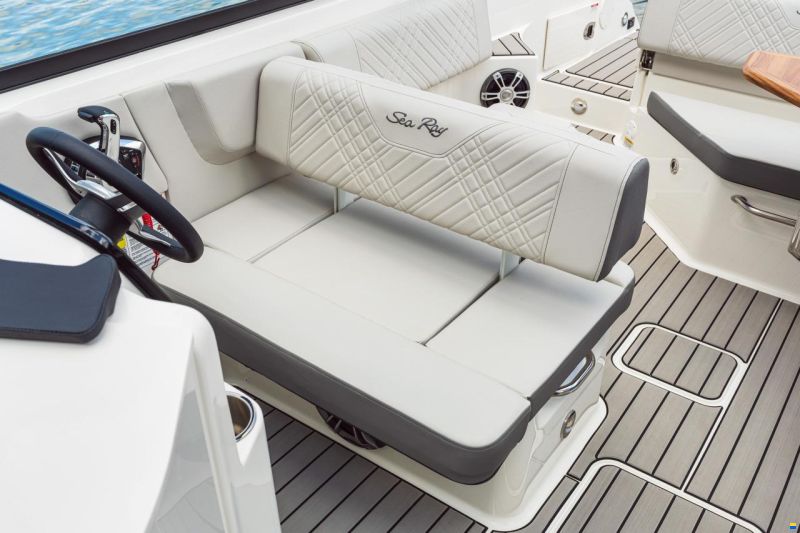 Sea Ray SDX250E OUTBOARD & Trailer (NE
