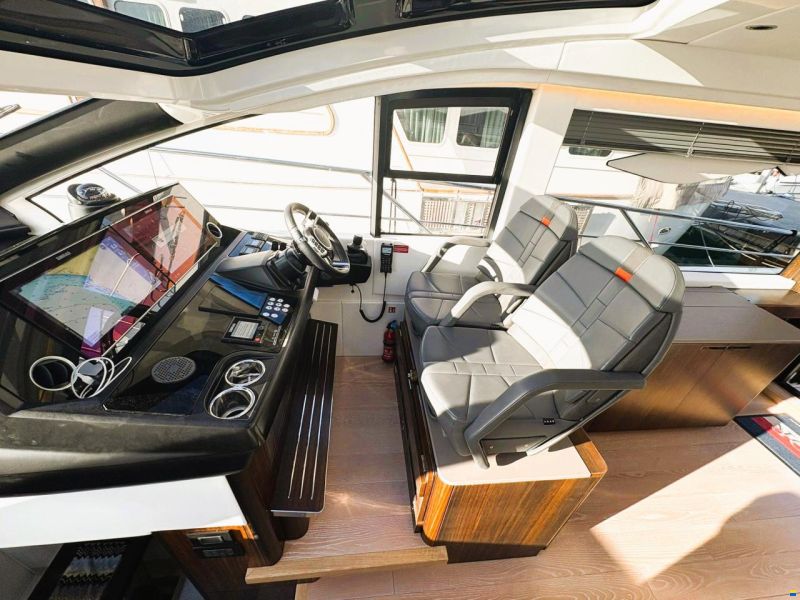 Sunseeker Predator 55 EVO