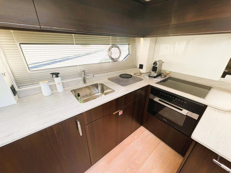 Sunseeker Predator 55 EVO