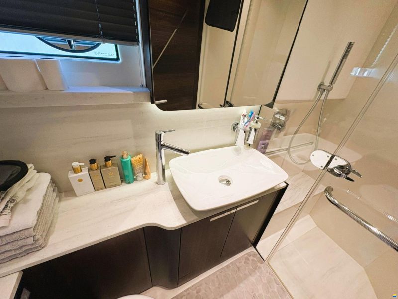 Sunseeker Predator 55 EVO
