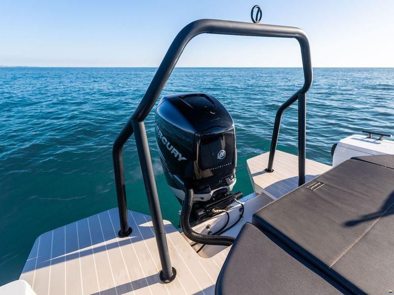 Axopar 28 T-Top