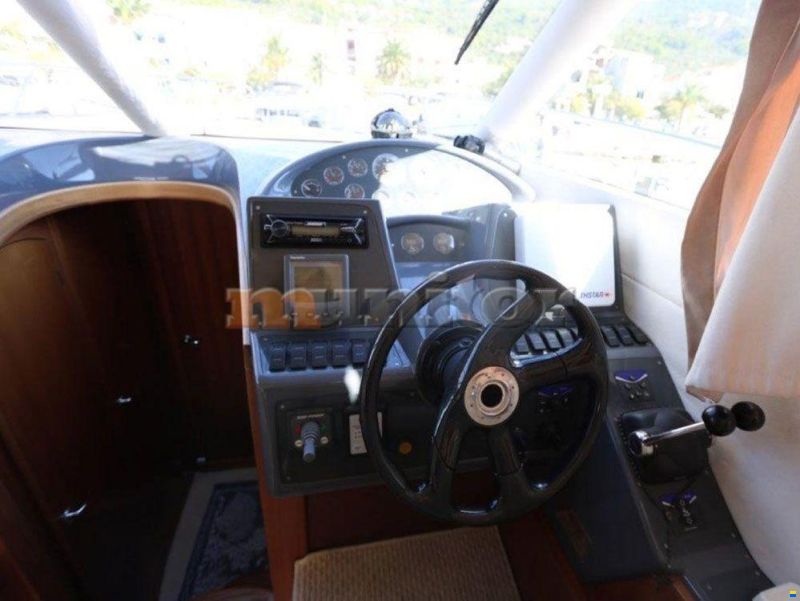 Galeon 330 Fly