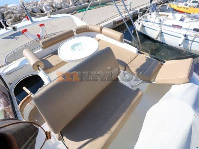 Galeon 330 Fly