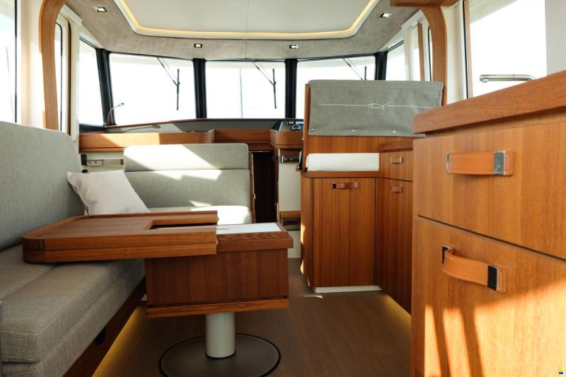 Rhéa 34 Trawler Fly Sedan