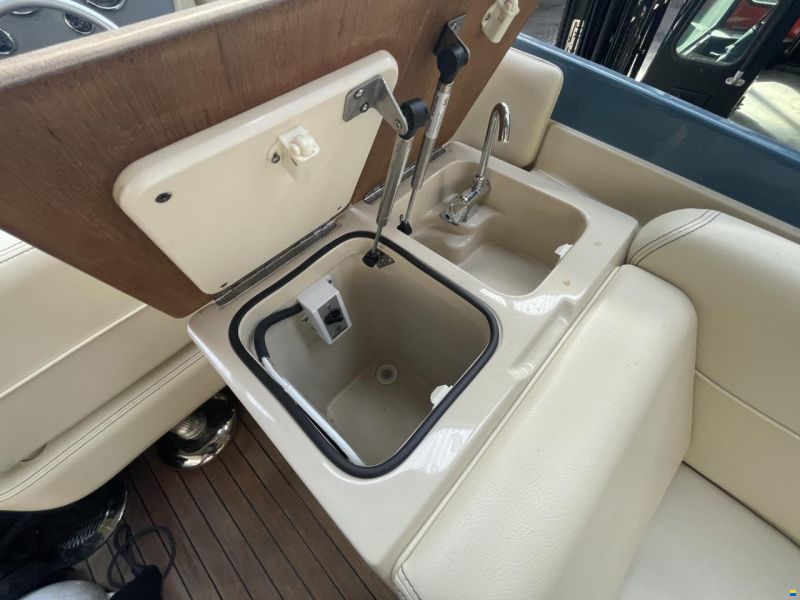 Chris Craft Corsair 28