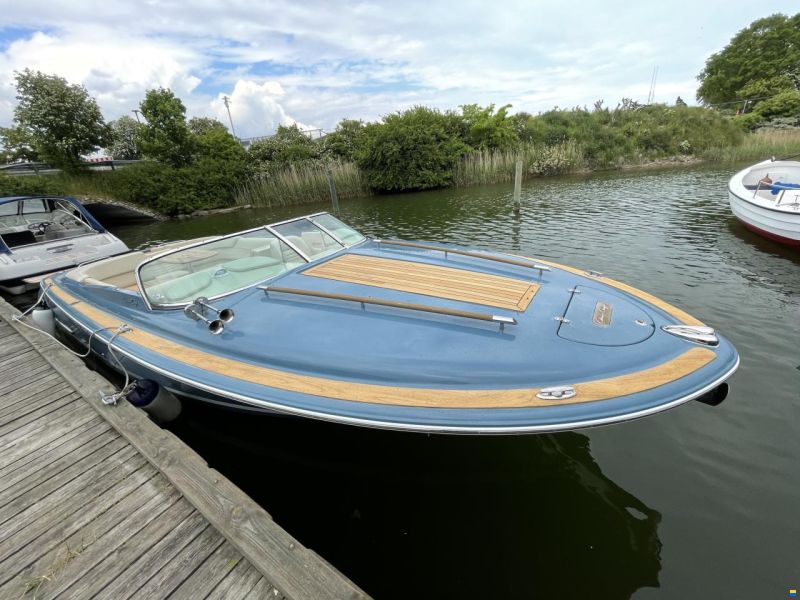 Chris Craft Corsair 28