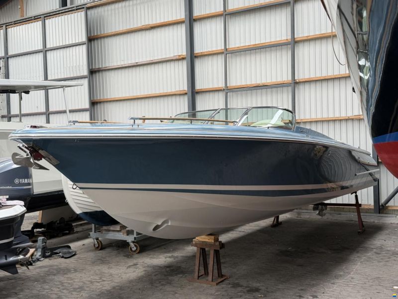 Chris Craft Corsair 28