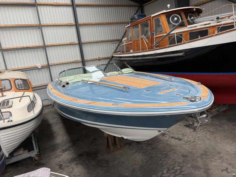 Chris Craft Corsair 28
