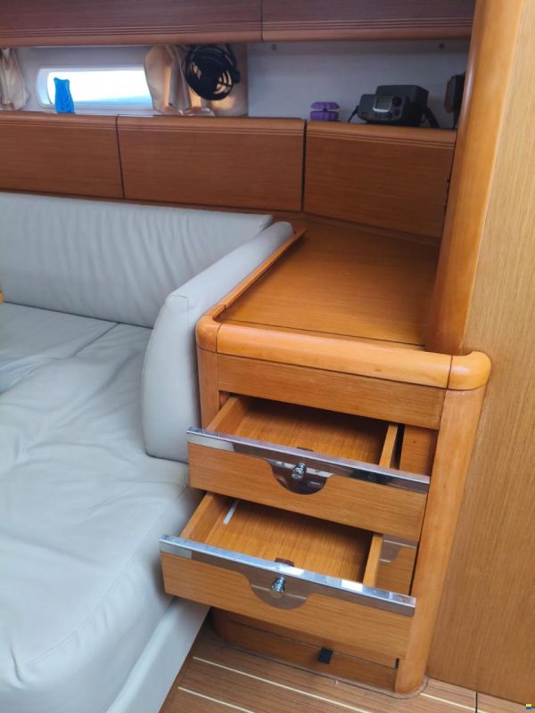 Jeanneau 53