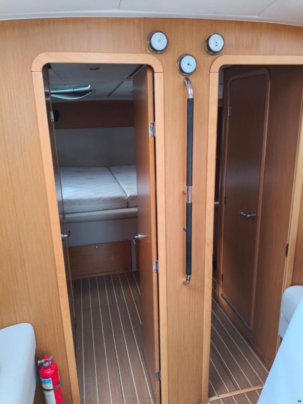 Jeanneau 53