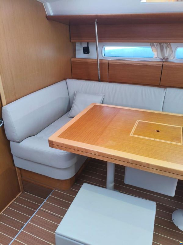 Jeanneau 53