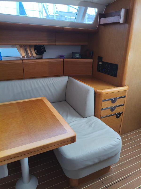 Jeanneau 53