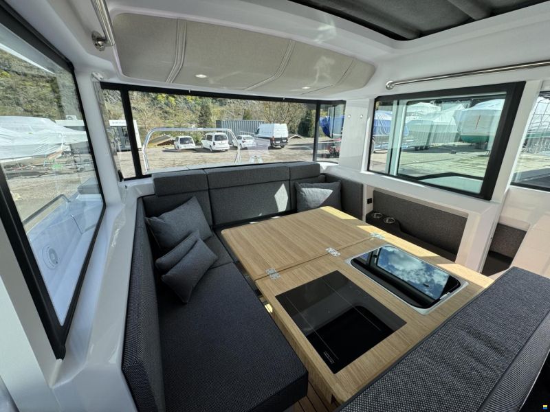 Axopar 37 Cross Cabin