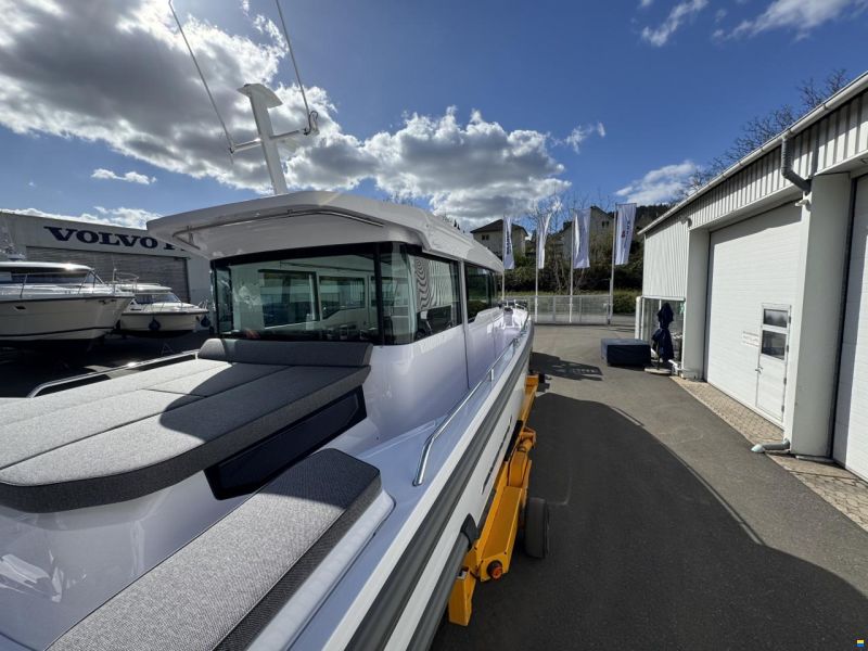 Axopar 37 Cross Cabin